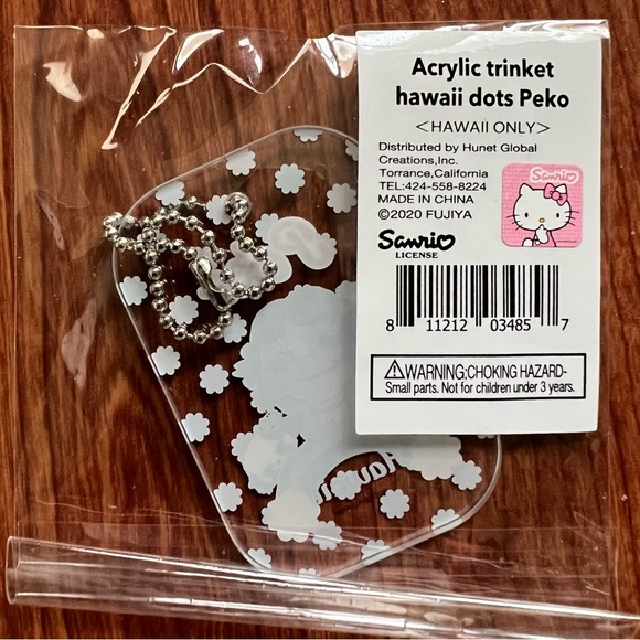 NWT Sanrio Hawaii exclusive Acrylic Keychain - Picture 3 of 4
